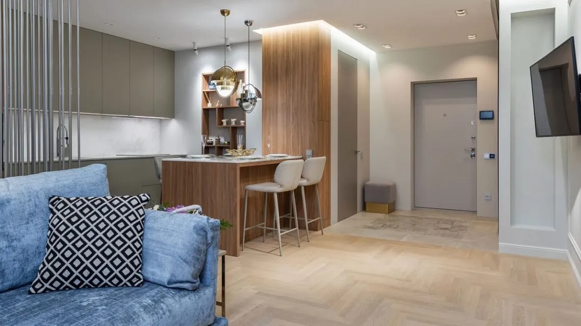 Jak oddzielić salon od przedpokoju: 10 skutecznych sposobów